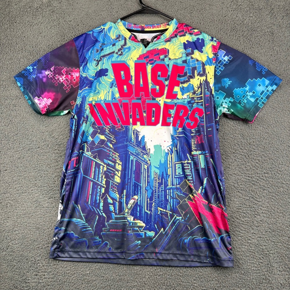 Cranky Panda Sports Base Invaders Graphic T-Shirt Mens Medium Blue Taylor 19‎